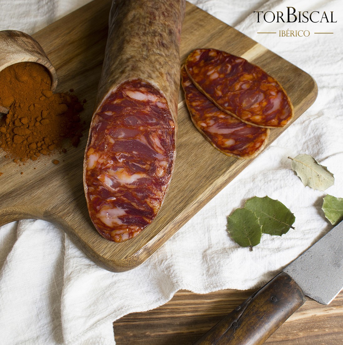 Loncheado de jamón de cebo ibérico 50% r. ibérica + lomo cebo ibérico 50% r. ibérica + chorizo ibérico + salchichón ibérico.